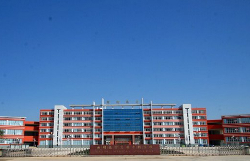 曲靖經(jīng)開(kāi)區(qū)第三中學(xué)無(wú)電照明應(yīng)用